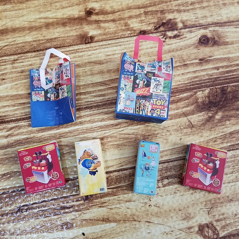 Zuru Mini Brands Disney Series 1 Toy Store Bag Beast Doll Bo Peep Mickey Stove - Picture 14 of 14